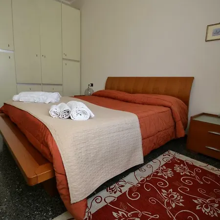 Magenta Apartment *